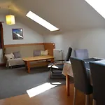 شقة Apartament Przestronny Eko W Karkonoszach, Cisza, Ogrod, Parking, Balkon, Taras, Zielen كارباش