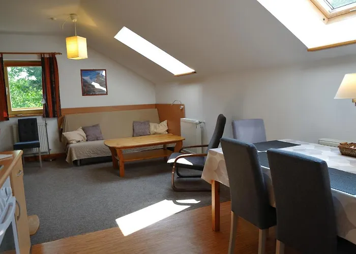 Apartment Tyrolska Zagroda - 50m2 Z Wlasnym Balkonem Lub Tarasem, Blisko Sklep, Dobry Dojazd, Duzy Parking, Pkp 15min, Pks 5min Karpacz