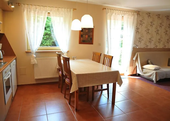 Tyrolska Zagroda - 50m2 Z Wlasnym Balkonem Lub Tarasem, Blisko Sklep, Dobry Dojazd, Duzy Parking, Pkp 15min, Pks 5min Karpacz