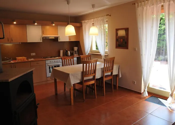 Appartement Tyrolska Zagroda - 50m2 Z Wlasnym Balkonem Lub Tarasem, Blisko Sklep, Dobry Dojazd, Duzy Parking, Pkp 15min, Pks 5min Karpacz